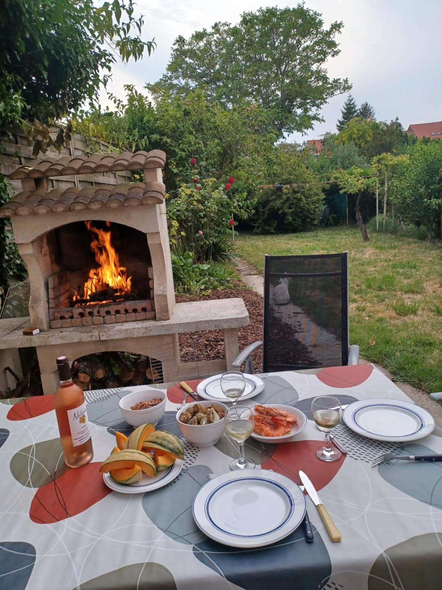 Nice House, Garden And Bbq 3Km From The Beach / Jolie Maison, Jardin Et Bbq A 3 Km De La Plage Coudekerque-Branche Extérieur photo